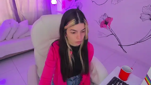 Isabela Fiorelli online show from November 2025 01:10:02 PM