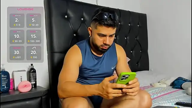 mikeblaree online show from December 2025 02:49:01 AM