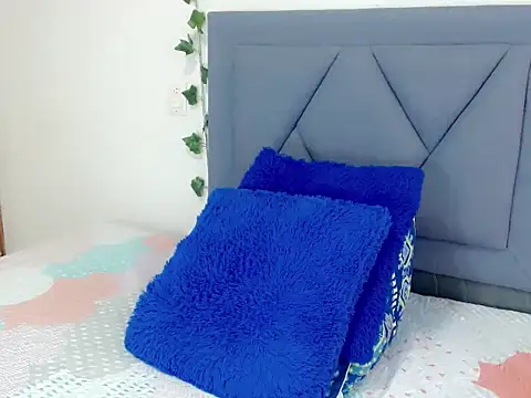 dominic 00 online show from October 2025 07:55:01 PM