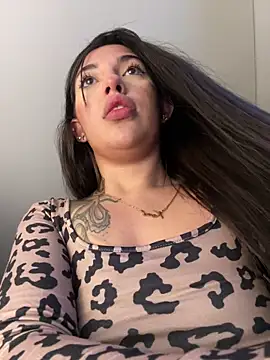Snapshot of KarolVega- chatting on February 2025 01:10:01 AM KarolVega- online show from February 2025 01:10:01 AM