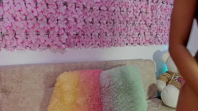 Lynda Bonnie online show from October 2025 12:34:02 PM