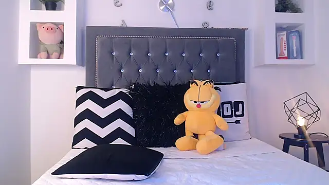 Snapshot of MaikyCooper chatting on March 2025 09:43:01 AM MaikyCooper online show from March 2025 09:43:01 AM