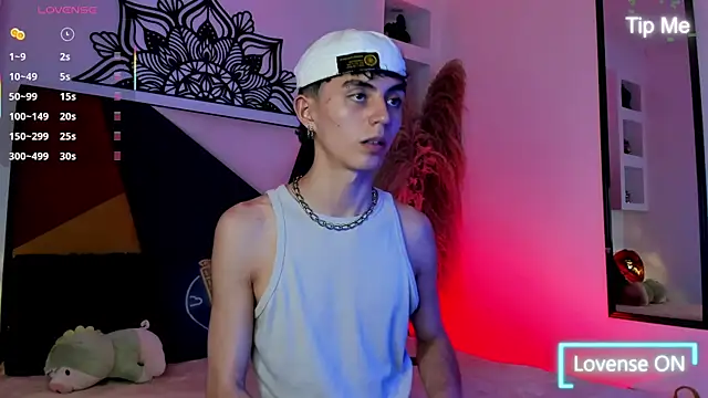 Snapshot of MaikyCooper chatting on October 2025 08:41:01 PM MaikyCooper online show from October 2025 08:41:01 PM