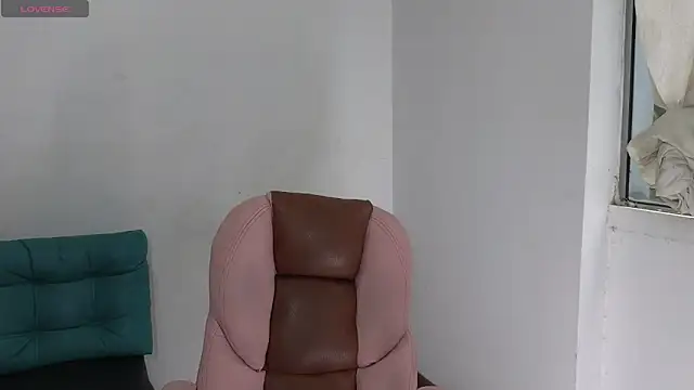 Snapshot of atenea_02_love chatting on May 2026 09:08:01 PM atenea 02 love online show from May 2026 09:08:01 PM