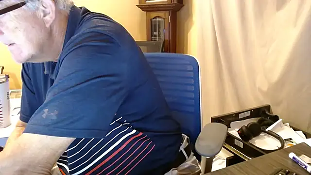 olderandwiser2 online show from October 2025 03:34:02 AM