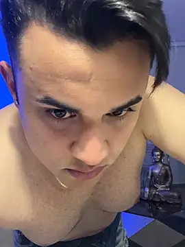 Snapshot of ErickDousson chatting on February 2025 01:58:02 AM ErickDousson online show from February 2025 01:58:02 AM