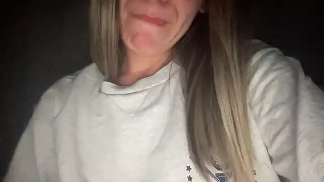 sarrah rossy online show from September 2025 08:32:01 PM