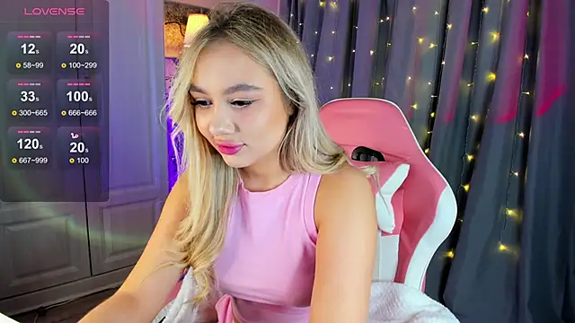 Snapshot of _Loneve__ chatting on March 2025 05:11:02 PM  Loneve   online show from March 2025 05:11:02 PM