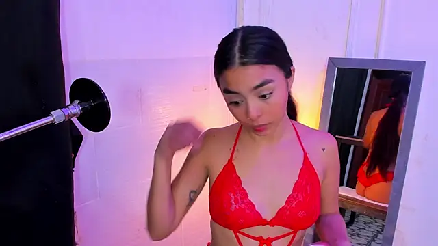 lanna brunette online show from May 2026 01:38:02 PM