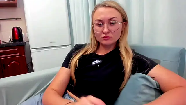 your Goddess Eva online show from September 2025 08:10:01 PM