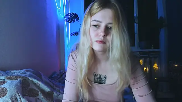 Alexa Pirs online show from February 2025 09:30:01 PM