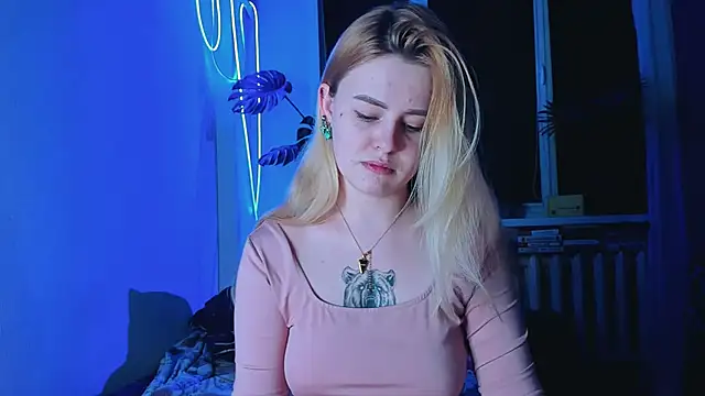 Alexa Pirs online show from March 2025 05:24:02 PM