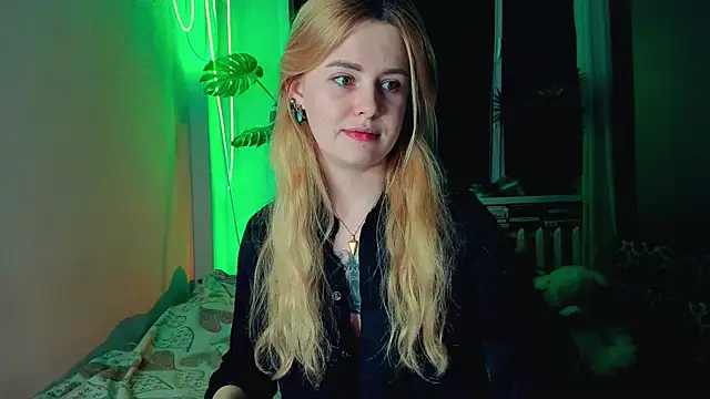 Alexa Pirs online show from March 2025 10:38:01 PM