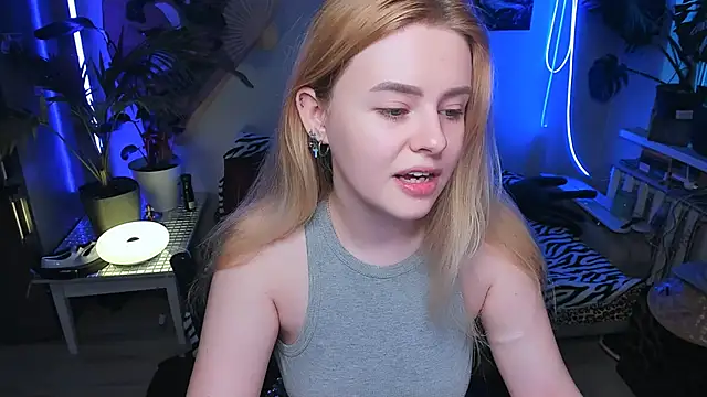 Alexa Pirs online show from December 2025 12:32:01 PM