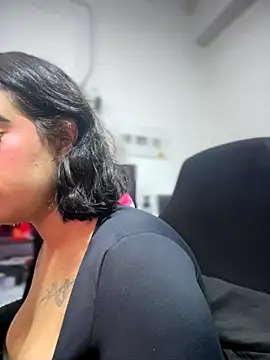 Scarlett-LS online show from November 2025 01:29:02 AM