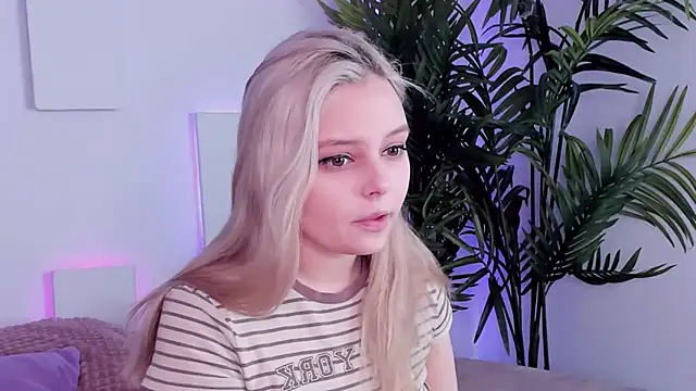 Snapshot of CLAIRE_VOGT chatting on March 2025 05:54:01 AM CLAIRE VOGT online show from March 2025 05:54:01 AM