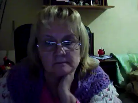 Snapshot of Violet5364 chatting on February 2025 05:50:02 PM Violet5364 online show from February 2025 05:50:02 PM