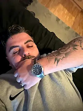 Sex-10-10 online show from November 2025 11:02:01 AM