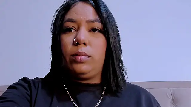 Snapshot of emma_purple_ chatting on March 2025 06:18:01 PM emma purple online show from March 2025 06:18:01 PM