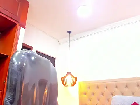 Snapshot of emma_purple_ chatting on November 2025 05:23:02 PM emma purple online show from November 2025 05:23:02 PM