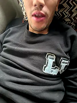 yaxxx03 online show from November 2025 01:02:01 PM