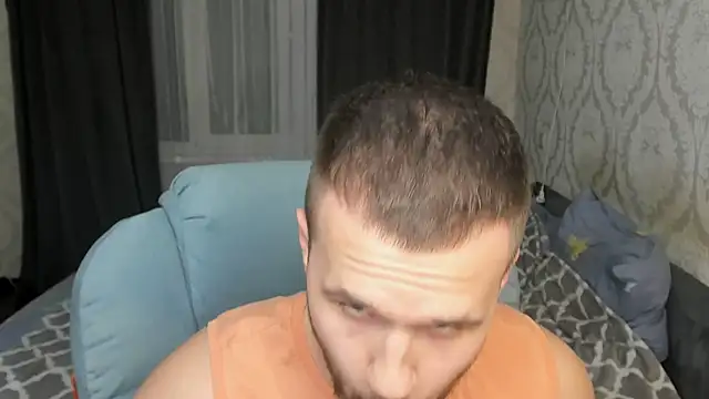 Snapshot of Vladik_b chatting on February 2025 07:02:02 PM Vladik b online show from February 2025 07:02:02 PM