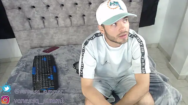 aczino vel online show from February 2025 01:41:01 AM