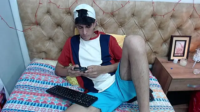 Estiv18  online show from February 2025 04:20:01 AM