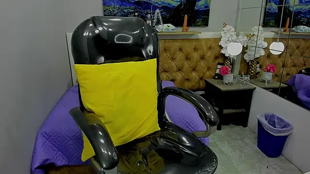 Estiv18  online show from September 2025 03:40:02 AM