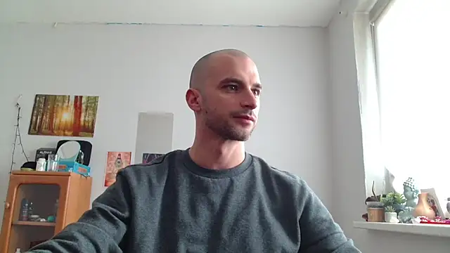 Snapshot of OskarBreno chatting on May 2026 01:26:02 PM OskarBreno online show from May 2026 01:26:02 PM