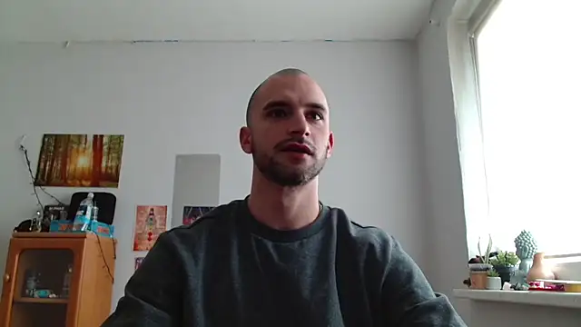 Snapshot of OskarBreno chatting on May 2026 06:08:01 AM OskarBreno online show from May 2026 06:08:01 AM