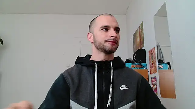 Snapshot of OskarBreno chatting on May 2026 06:51:02 AM OskarBreno online show from May 2026 06:51:02 AM