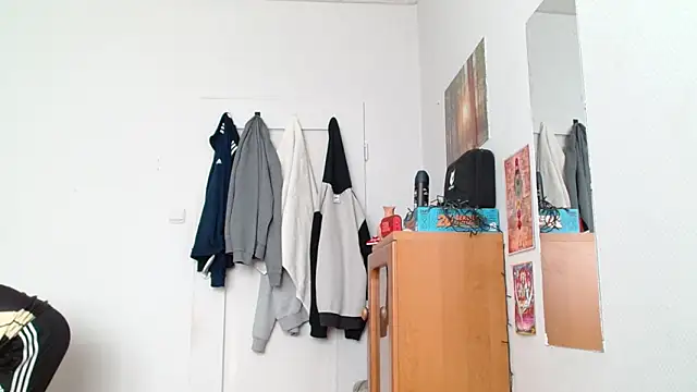 Snapshot of OskarBreno chatting on May 2026 04:26:02 PM OskarBreno online show from May 2026 04:26:02 PM