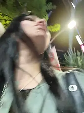 lunalovelee online show from October 2025 02:12:02 PM