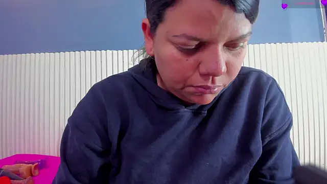 Aida-nicolle online show from November 2025 09:56:02 AM