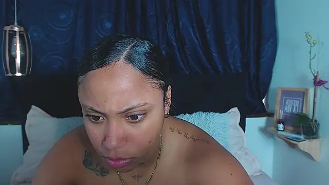 Snapshot of rebeka_kenye chatting on February 2025 05:42:01 PM rebeka kenye online show from February 2025 05:42:01 PM