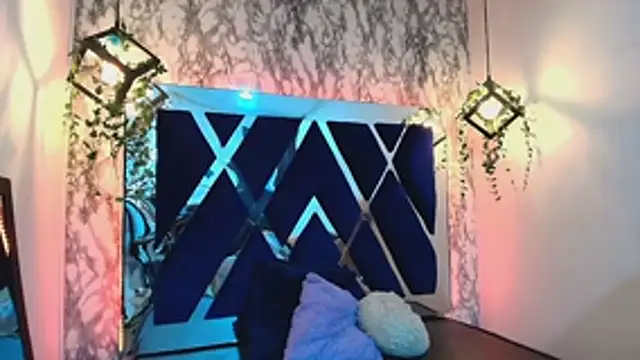 Snapshot of charlotte_bluee chatting on November 2025 06:51:02 PM charlotte bluee online show from November 2025 06:51:02 PM