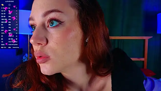 Snapshot of StacyWatts chatting on November 2025 08:33:02 PM StacyWatts online show from November 2025 08:33:02 PM