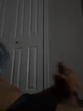 Snapshot of youngbusy chatting on February 2025 01:57:01 AM youngbusy online show from February 2025 01:57:01 AM