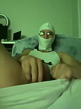 Snapshot of youngbusy chatting on March 2025 03:57:02 AM youngbusy online show from March 2025 03:57:02 AM