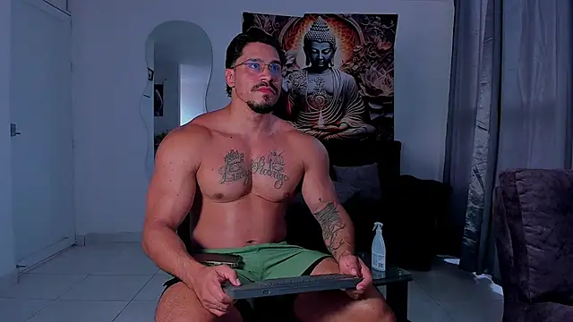 Valentino Dosantos  online show from October 2025 02:18:02 PM