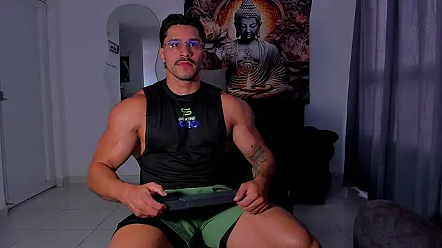 Valentino Dosantos  online show from November 2025 02:24:02 PM