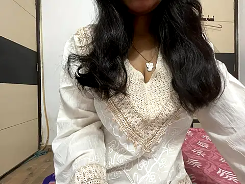 Snapshot of aliya_bhatt chatting on October 2025 04:07:02 PM aliya bhatt online show from October 2025 04:07:02 PM