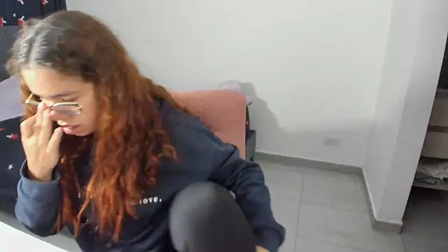 Greciaruiz  online show from November 2025 12:43:02 AM