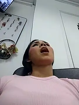 Natty roberts  online show from February 2026 09:48:02 PM