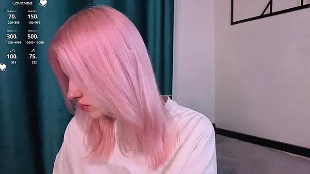 EdlaHewell online show from January 2026 01:09:02 AM