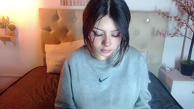 fyreandfox  online show from November 2025 08:44:01 PM