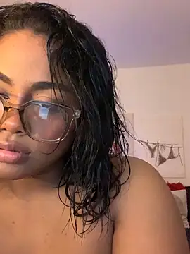 Snapshot of Dahiana_Giil chatting on September 2025 06:17:01 AM Dahiana Giil online show from September 2025 06:17:01 AM