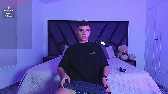 JacobRoberts1 online show from March 2025 05:02:01 AM