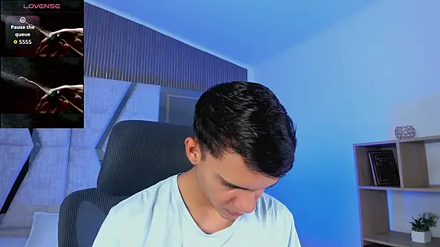 JacobRoberts1 online show from October 2025 08:43:02 PM